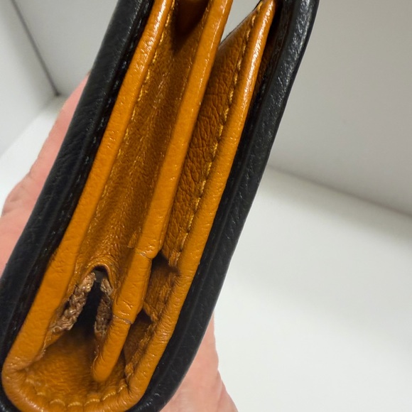 EUC- Gucci Card Holder/Mini Wallet - Picture 2 of 8